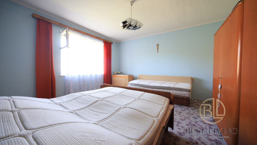 Rodinný dom s veľkým pozemkom v tichej obci Mikušovce, okres Ilava