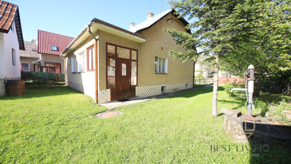 Rodinný dom s veľkým pozemkom v tichej obci Mikušovce, okres Ilava