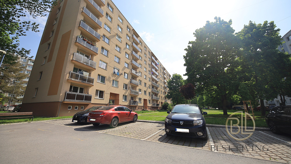 Štýlový 2-izbový byt po kompletnej rekonštrukcii v top lokalite – Dubnica nad Váhom, Pod Kaštieľom