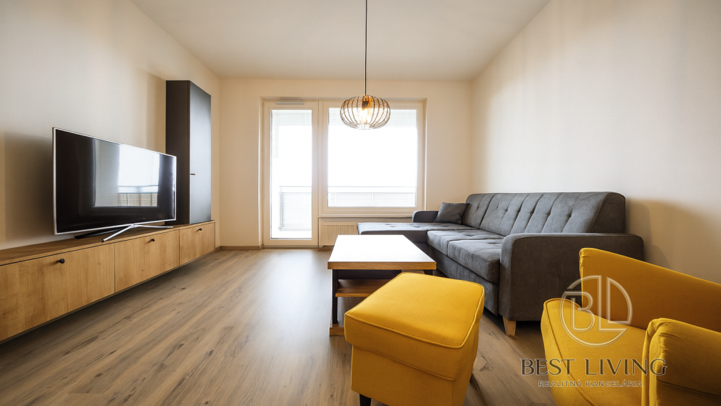 Prémiový byt na prenájom – novostavba, komplet zariadený, parkovanie, výhľad na hrad