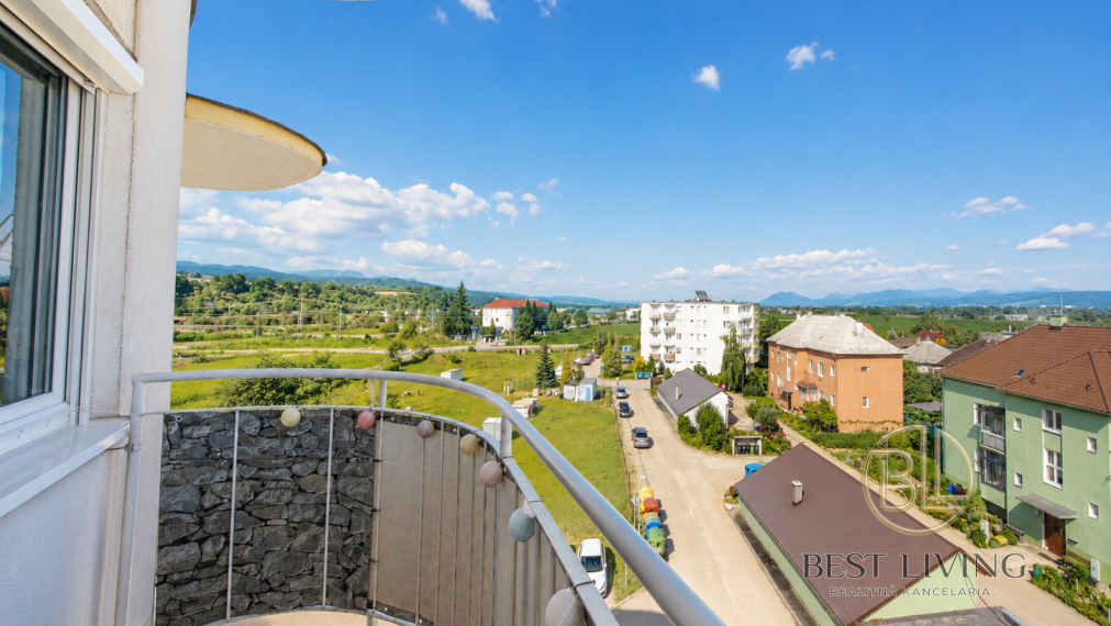 PREDANÝ EXKLUZÍVNE: Štýlový 2-izbový byt s balkónom a vlastným dvorom – Nemšová