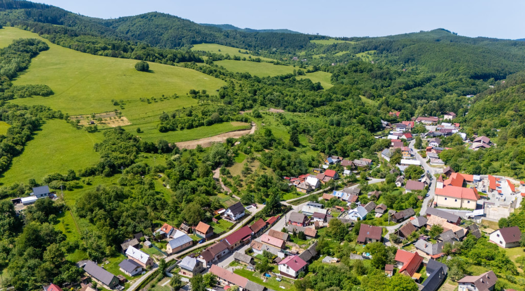 Na predaj pozemok v krásnom prírodnom prostredí obce Zubák