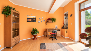 Rodinný dom na predaj Ilava – Skala | pozemok 1 430 m², wellness zóna, zimná záhrada a dvojgaráž