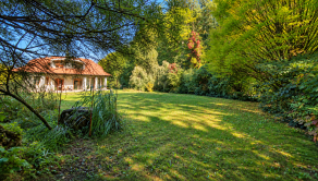 Rodinný dom na predaj Ilava – Skala | pozemok 1 430 m², wellness zóna, zimná záhrada a dvojgaráž