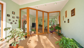 Rodinný dom na predaj Ilava – Skala | pozemok 1 430 m², wellness zóna, zimná záhrada a dvojgaráž
