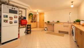 Rodinný dom na predaj Ilava – Skala | pozemok 1 430 m², wellness zóna, zimná záhrada a dvojgaráž