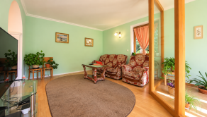 Rodinný dom na predaj Ilava – Skala | pozemok 1 430 m², wellness zóna, zimná záhrada a dvojgaráž