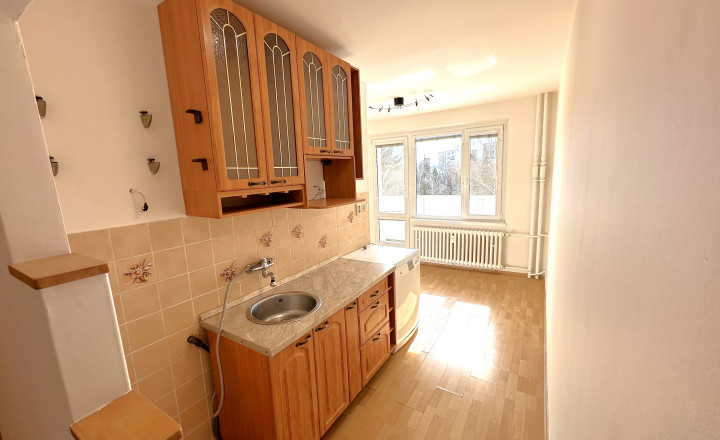 PREDANÝ ! Veľkometrážny 3 izbový byt - 80m2, DCA - Centrum I., VYMENENÁ KOMPLETNÁ ELEKTROINŠTALÁCIA + NOVÉ STIERKY!! - fotografia 7
