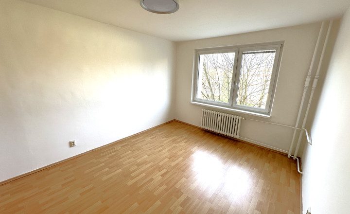 PREDANÝ ! Veľkometrážny 3 izbový byt - 80m2, DCA - Centrum I., VYMENENÁ KOMPLETNÁ ELEKTROINŠTALÁCIA + NOVÉ STIERKY!! - fotografia 8