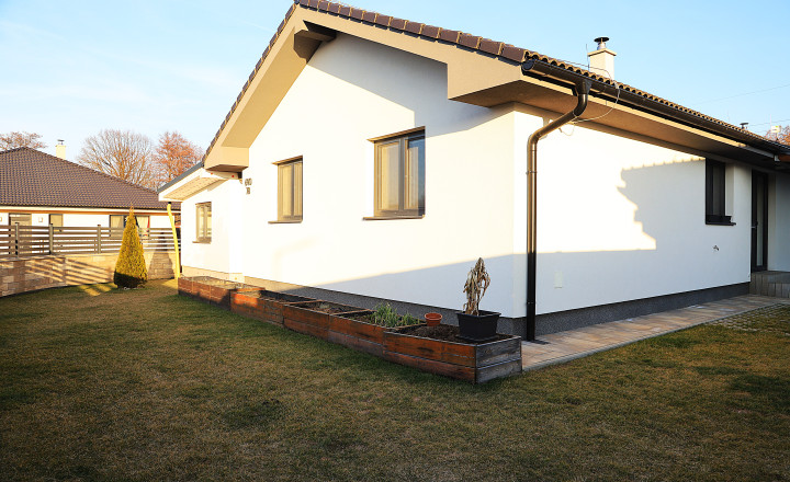 REZERVOVANÝ ! VYSNÍVANÝ DOMOV PRE VAŠU RODINU – MODERNÁ NOVOSTAVBA V KLOBUŠICIACH! - fotografia 18