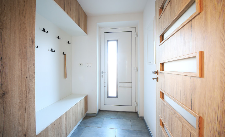 REZERVOVANÝ ! VYSNÍVANÝ DOMOV PRE VAŠU RODINU – MODERNÁ NOVOSTAVBA V KLOBUŠICIACH! - fotografia 12