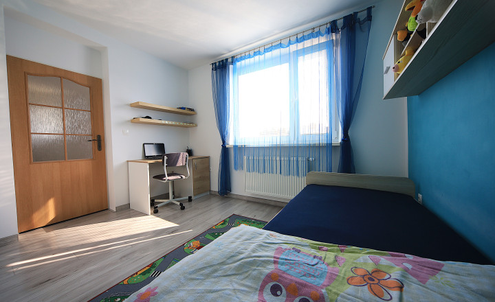 Na predaj priestranný rodinný dom po rekonštrukcii v Dubnici nad Váhom - fotografia 7