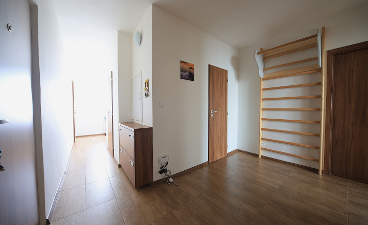 PREDANÝ - Štýlový 2-izbový byt po kompletnej rekonštrukcii v top lokalite – Dubnica nad Váhom, Pod Kaštieľom - fotografia 11