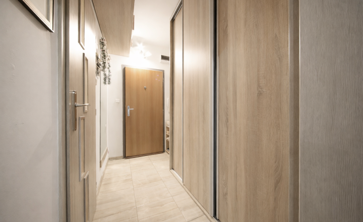 PREDANÝ - Exkluzívne na predaj: moderne riešený 2-izbový byt (pôvodne 1-izbový) s presklenou loggiou – Dubnica nad Váhom, Centrum II - fotografia 8