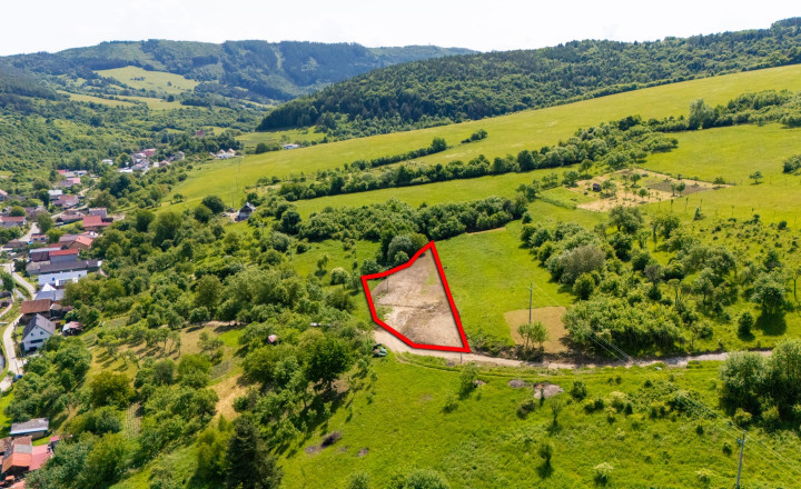 Na predaj pozemok v krásnom prírodnom prostredí obce Zubák - fotografia 1