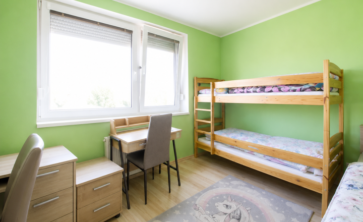 PREDANÝ EXKLUZÍVNE: Štýlový 2-izbový byt s balkónom a vlastným dvorom – Nemšová - fotografia 8
