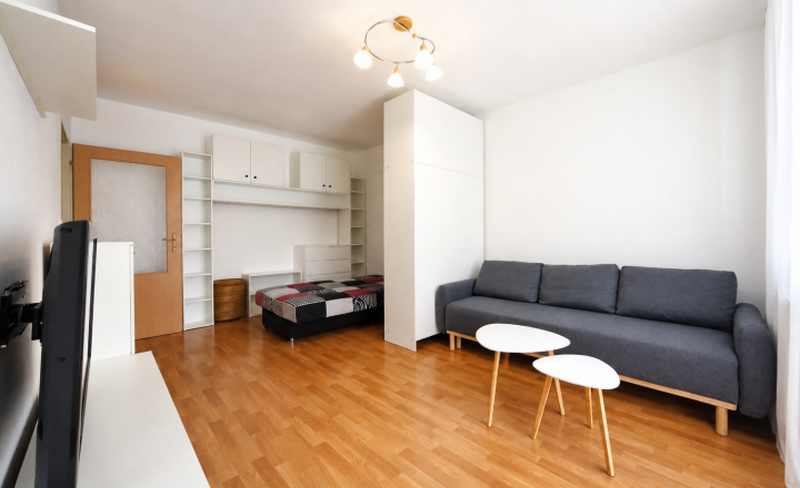1-izbový byt využiteľný ako 2-izbový | kompletne zariadený | centrum Púchova | 499 € s energiami - fotografia 4