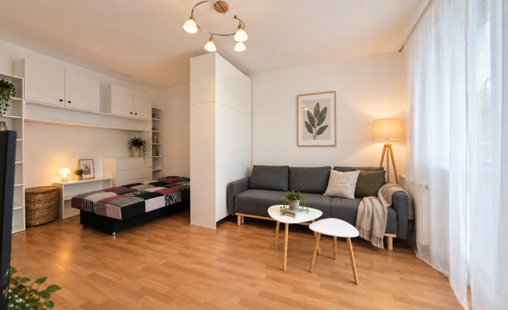 1-izbový byt využiteľný ako 2-izbový | kompletne zariadený | centrum Púchova | 499 € s energiami